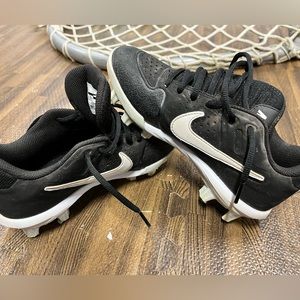 NIKE Youth Softball Cleats - Size 2.5